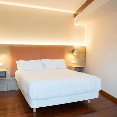 Parking Miradoiro De Belvis ホテル 2*