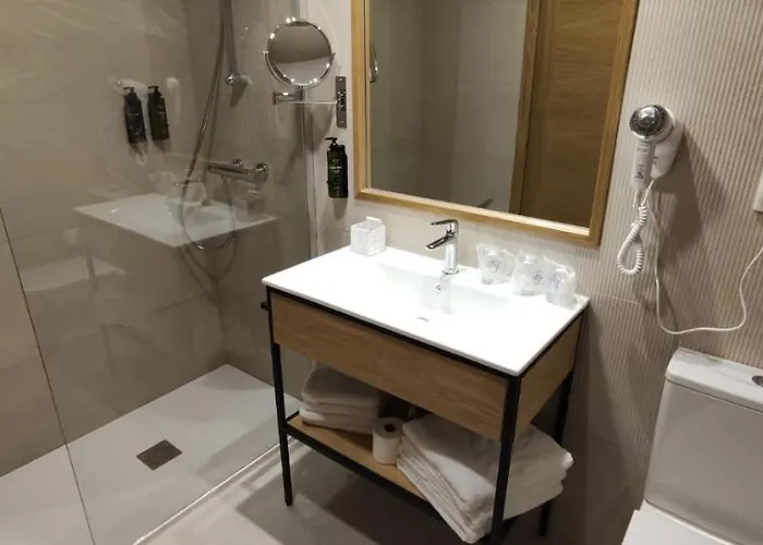 Hotel Parking Miradoiro De Belvis 2*