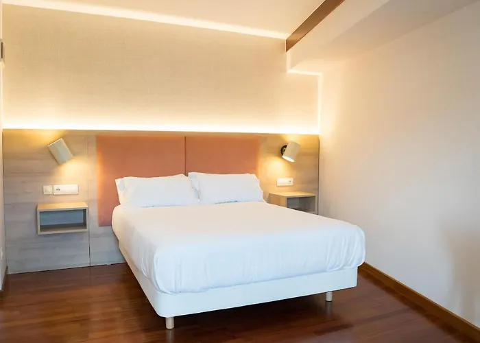 Parking Miradoiro De Belvis Hotel 2*