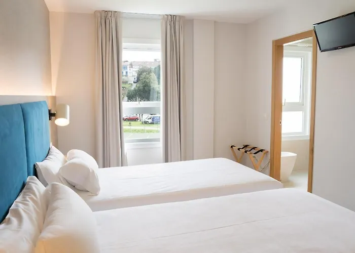 Parking Miradoiro De Belvis Hotel