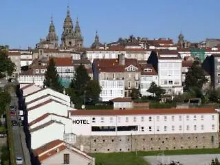 Parking Miradoiro De Belvis 2* サンティアゴ・デ・コンポステーラ